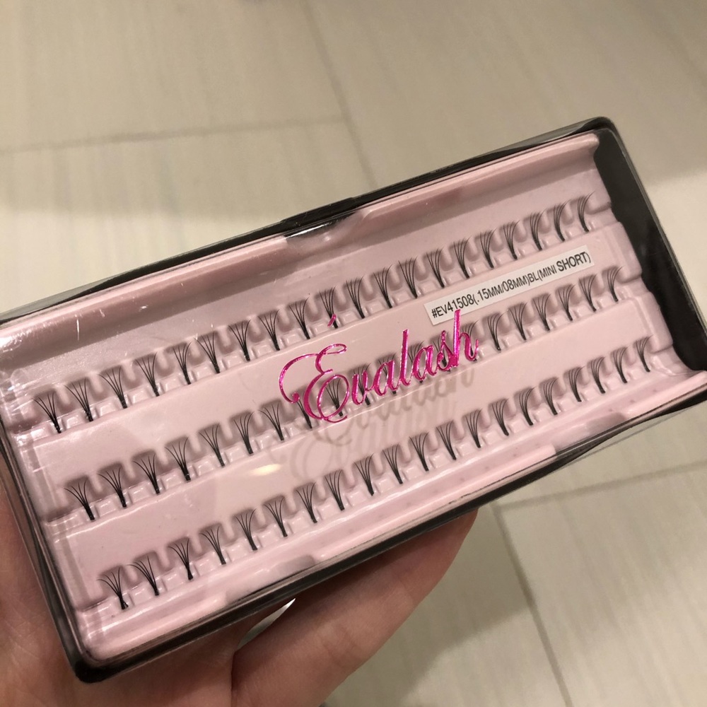 Silk v-lash mini high quality 4 strand extensions
